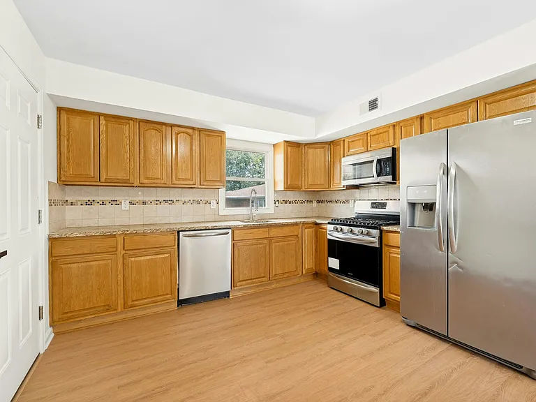 726 Saddle River Rd #2 — Photo 16