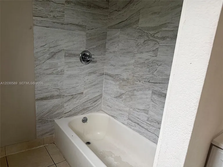 1420 NW 26th Ave #TOP — Photo 9