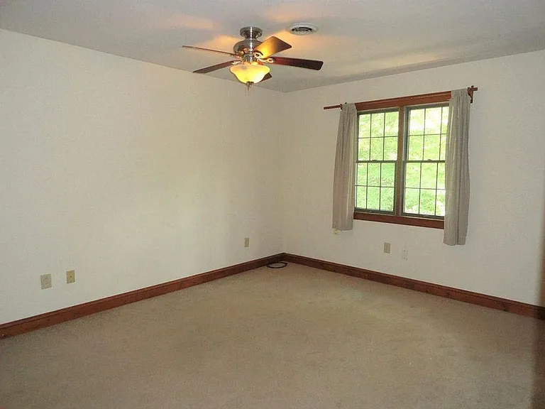 700 Grove Ave — Photo 15