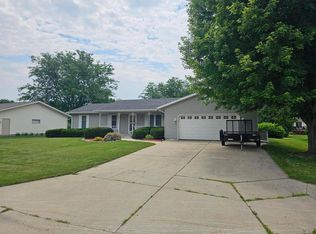 875 Birchwood Ct, Watertown, WI 53094