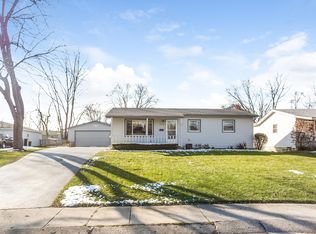 664 Clover Rd, Wauconda, IL 60084