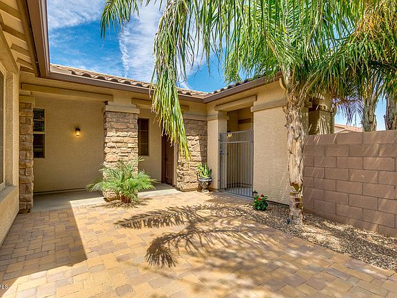 5th image of 2481 E Carob Dr