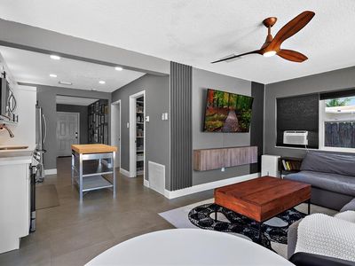 537 NW 45th St, Oakland Park, FL, 33309