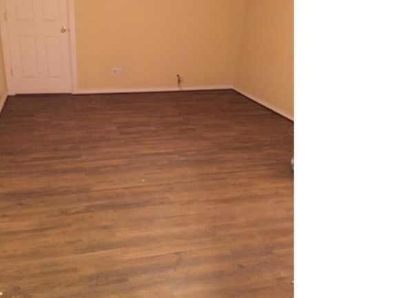 5th image of 15 Amity Ln