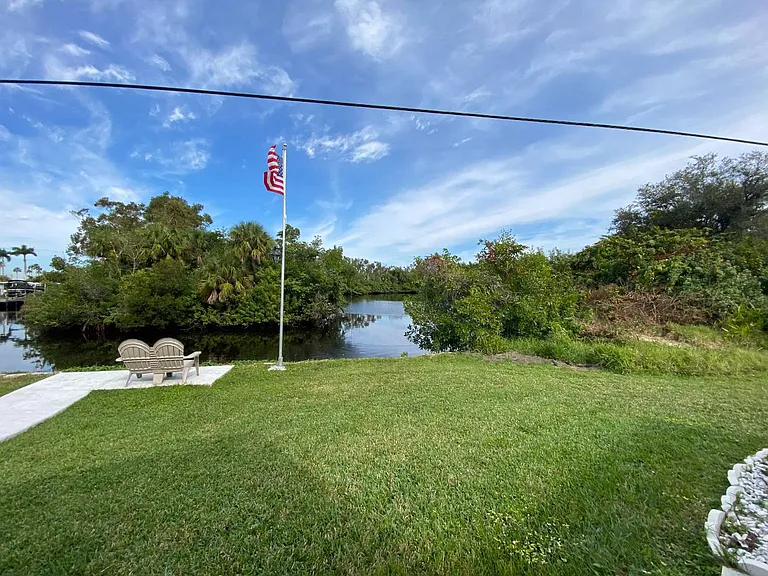 12 Shoreland Dr — Photo 9