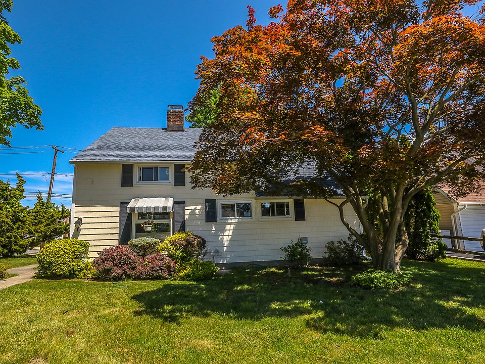 1st image of 1 Wheelwright Ln