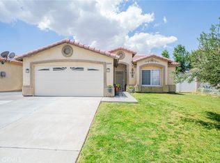 12248 Glenoaks Ln, Victorville, CA 92392