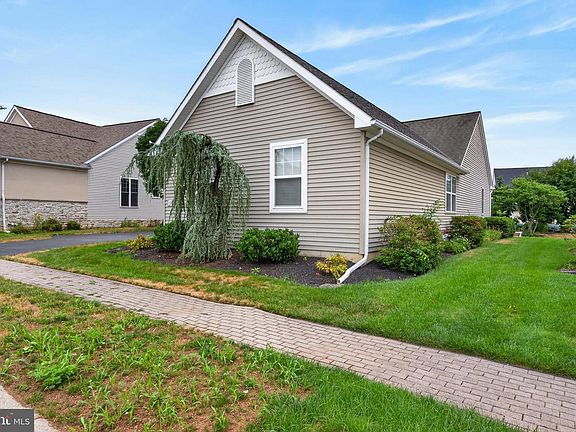 4th image of 1133 Brighton Ave