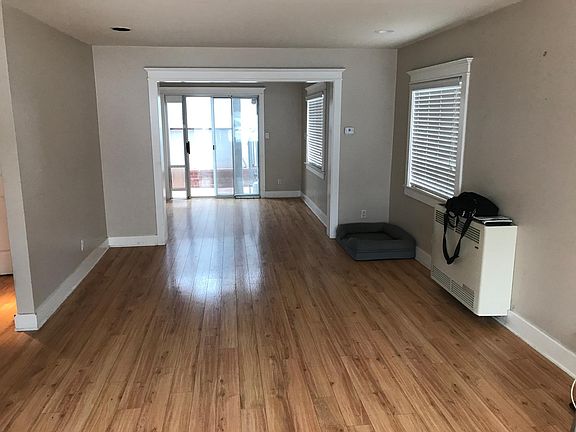 3rd image of 1622 Bayview Dr