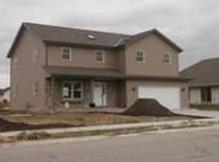 467 Willow Ln, Hartford, WI 53027