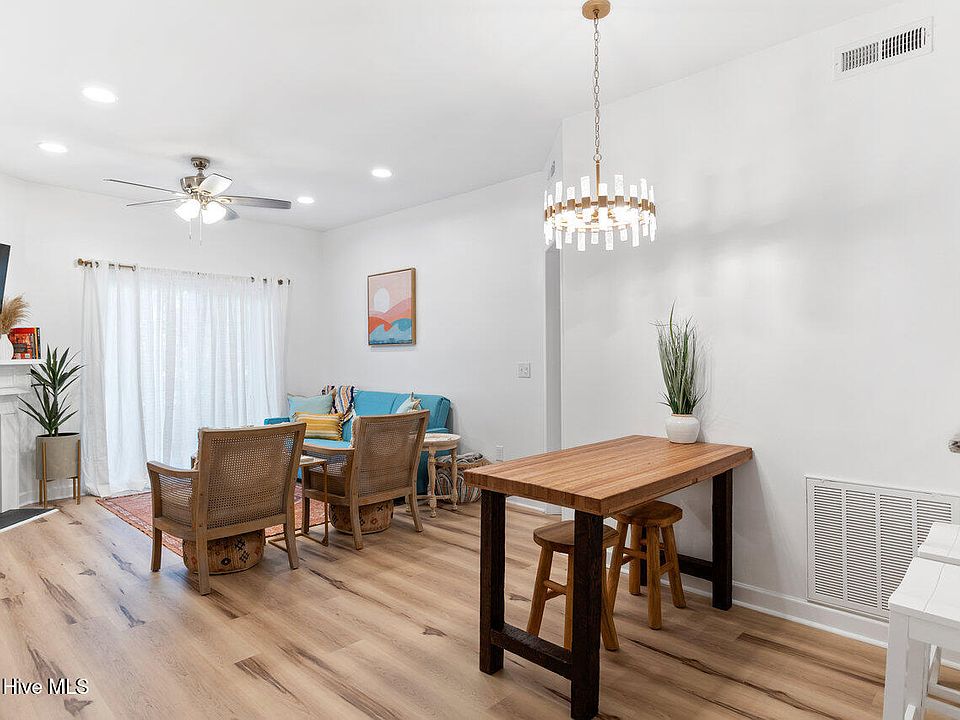 1st image of 4220 Wilshire Boulevard #204