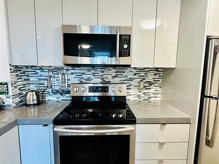 650 West Ave #403 — Photo 13
