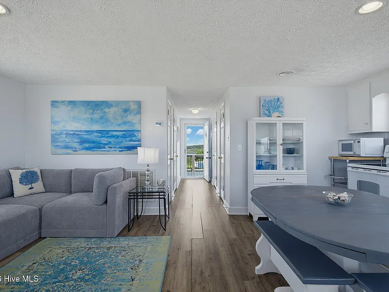 2999 Island Dr — Photo 20