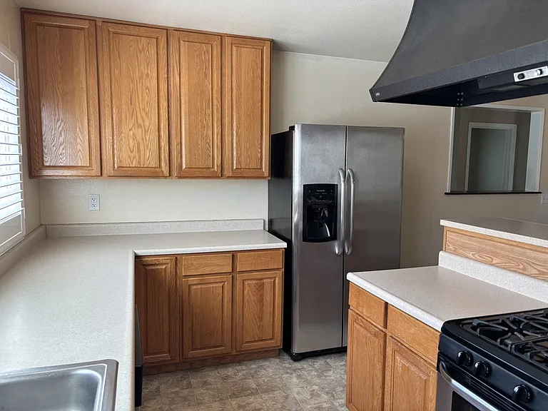 954 Emily Ave — Photo 7