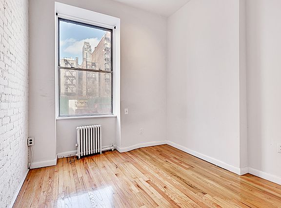 3rd image of 448 W 54th St APT 1B
