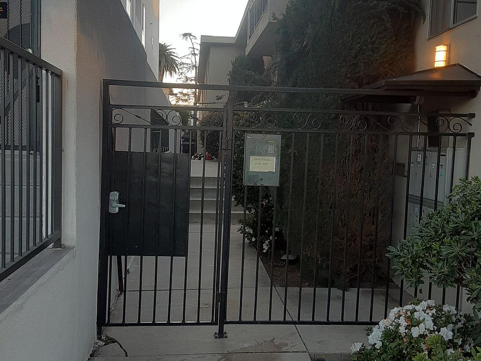 1st image of 1433 Armacost Ave #Affb8f1b5