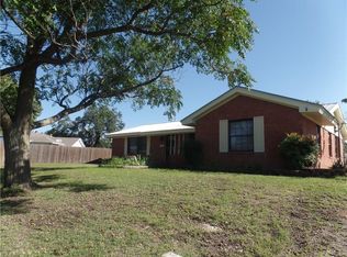 405 Live Oak Ln, Weatherford, TX 76086