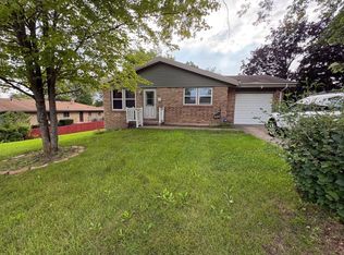 929 N Johnston Ave, Rockford, IL 61101