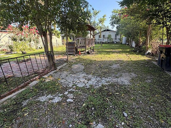 5th image of 14005 Longview St