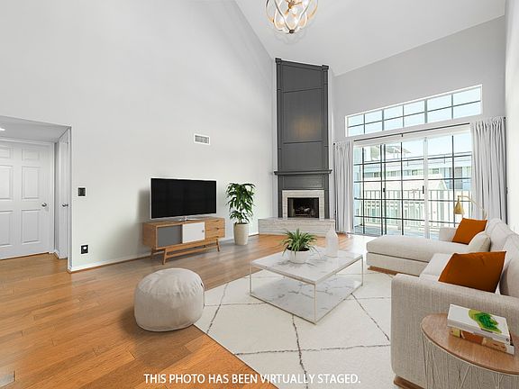 Family Room (virtually staged)