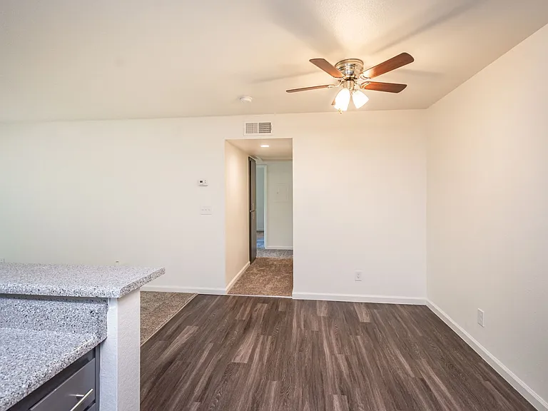 Carmel Pointe — Photo 37