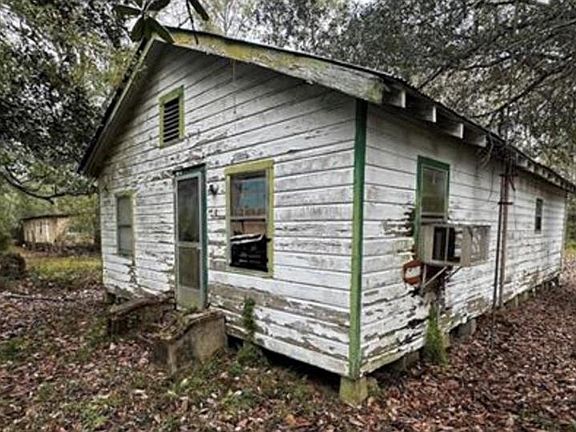 4th image of 61088 N Mill Rd