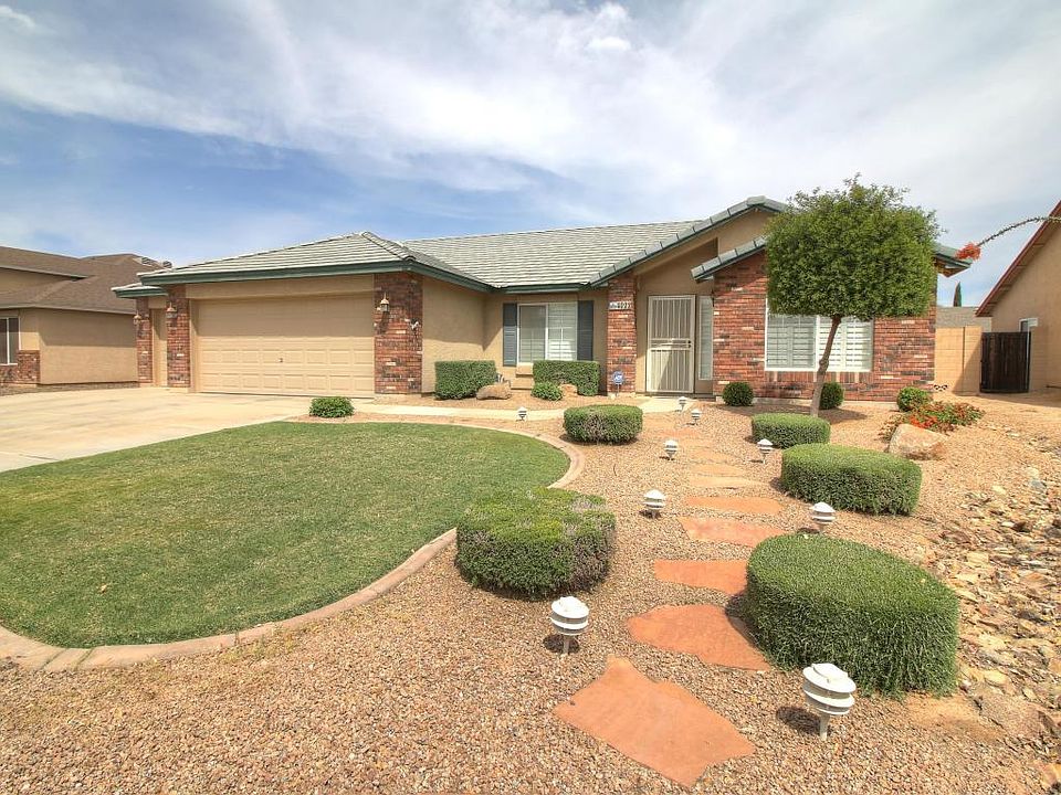 1st image of 4022 E Meadow Land Dr