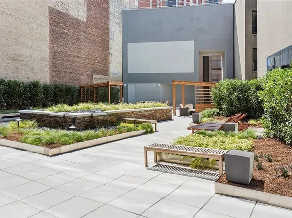 66 Rockwell Place image 20 of 24