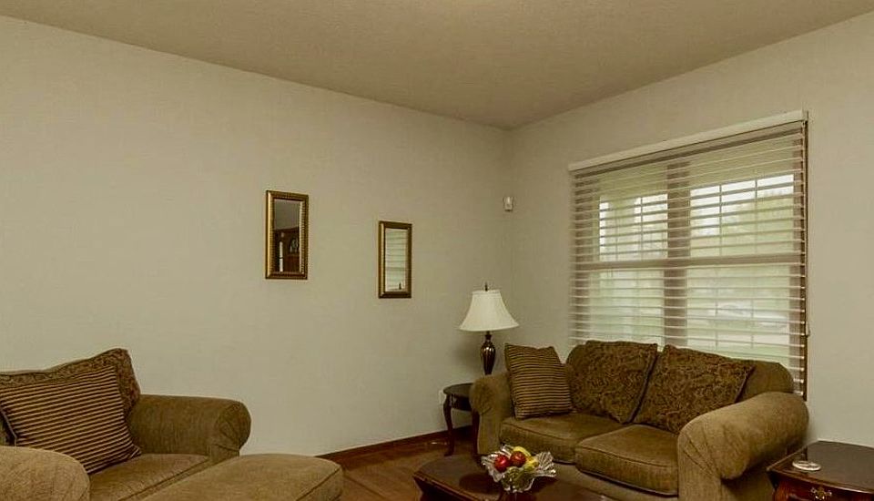 1st image of 15142 Old Oak Dr