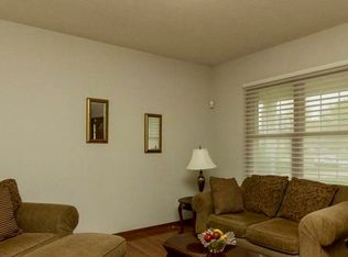 15142 Old Oak Dr, Strongsville, OH 44136