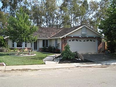 1st image of 600 E 10th St