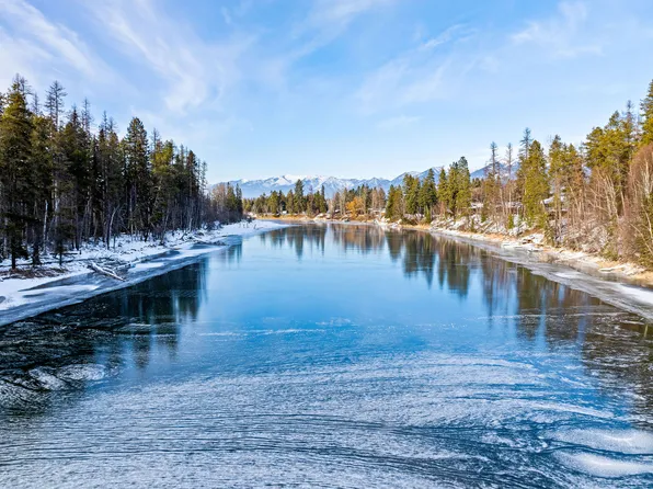 524 Eastman Dr, Bigfork, MT 59911