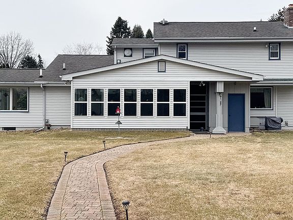 4th image of 1926 Valencia Dr