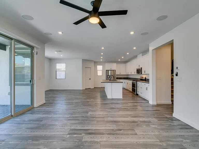 6915 Fordham Creek St — Photo 13