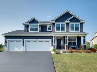 7733 Oak Ridge Trl, Shakopee, MN 55379