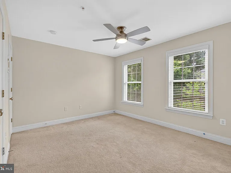 15806 Copper Beech Dr — Photo 53
