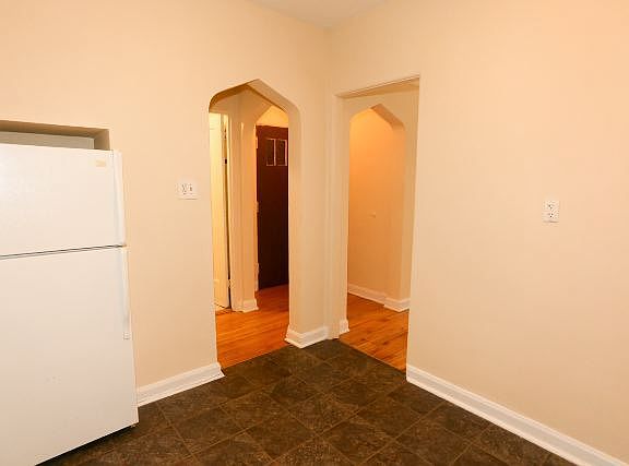 4th image of 4417 N Wolcott Ave APT 1A