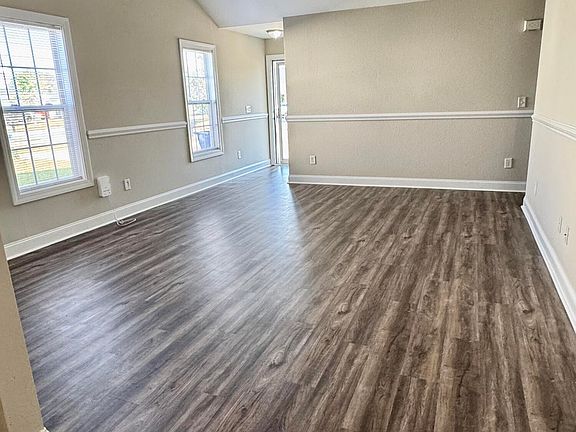 3rd image of 1136 Nicklaus Dr #B