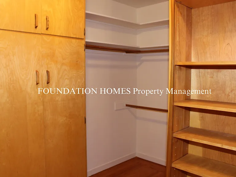 33 College Ct — Photo 16