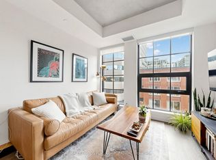 608 Richmond St W #408, Toronto, ON M5V 0N9
