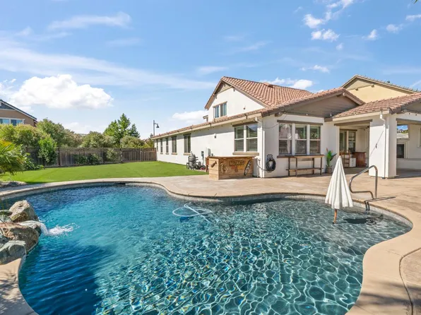 1391 Crystal Dr, Lathrop, CA 95330