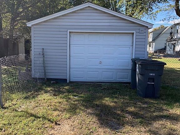 3rd image of 1625 Sweetser Ave