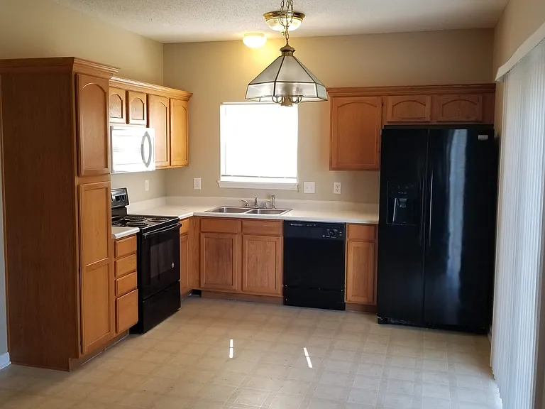 15385 Dry Creek Rd — Photo 2