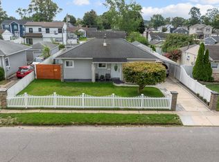 27 Croydon Rd, Amityville, NY 11701
