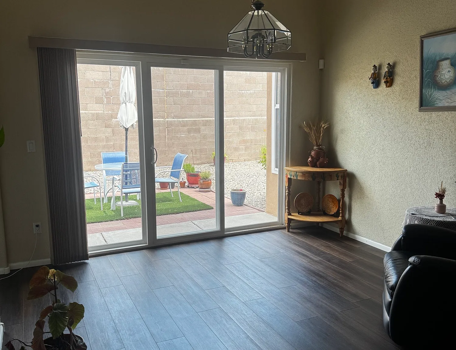 3 bed, 1965 sqft, $2,400 — Photo 4