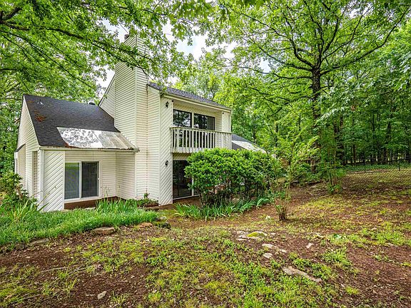3rd image of 137 Arlington Dr
