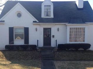 422 Browns Ln, Saint Matthews, KY 40207