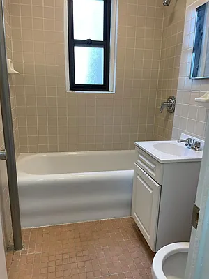 Rented by Manhattan Flats | media 8