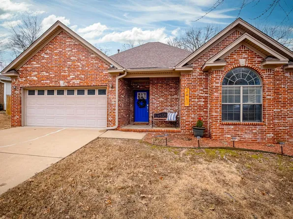2411 Stoney Creek Dr, Little Rock, AR 72211