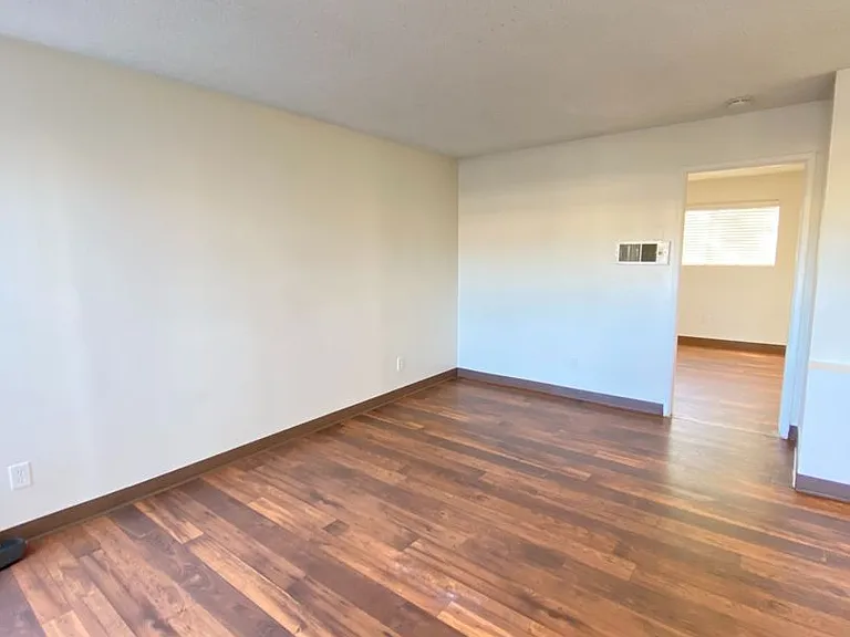 Oak Valley Apartments — Photo 10